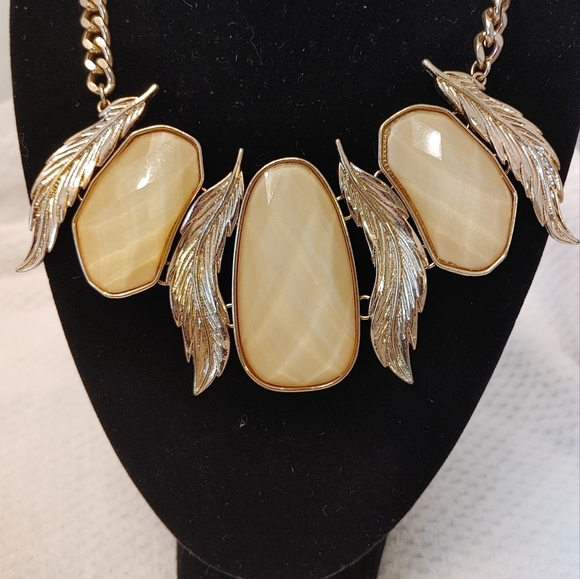 Fashion Necklace - Picture 2 of 5